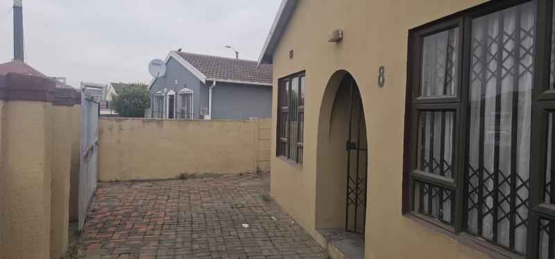 3 Bedroom Property for Sale in Browns Farm Western Cape